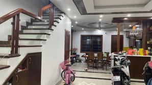 bán nhà phân lô.lô góc 214 nguyễn xiển.ô tô tránh.vỉa hè.kinh doanh văn phòng đỉnh.mt 12 mét.