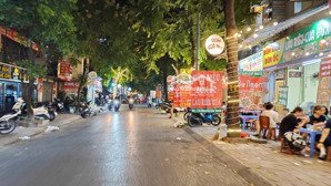 cho thuê nhà mặt phố nguyễn văn tuyết. mặt tiền 4,5m. diện tích 70mx3t. giá 40 triệu/tháng