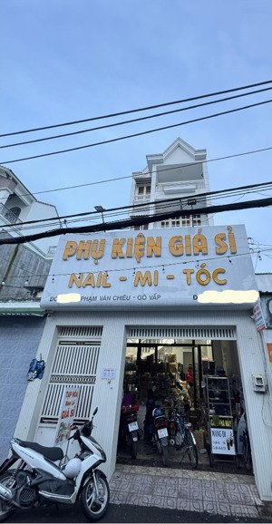 vị trí kinh doanh kết hợp ở - đường xe tải thông - ngang 5m - đúc cứng 4 lầu - đường phạm văn chiêu