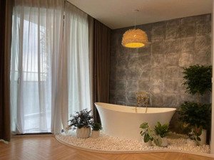 cần bán căn hộ thang máy riêng toà park premium 166m2 12.x tỷ