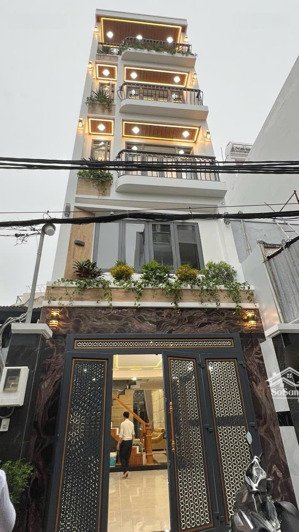 chủ định cư ra nước ngoài bán gấp - nhà 5 tầng - nhỉnh 9 tỷ - dt 4x20 - hxh thông
