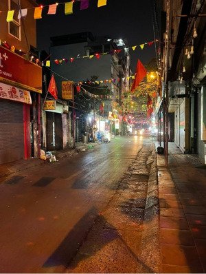 chính chủ bán nhà 2t đình thôn, ngõ to, thông,1 nhà ra phố mỹ đình 42m2, mt4m, 2 thoáng. giá 8,8 tỷ