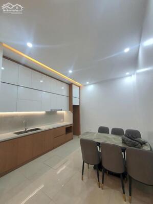 BÁN NHÀ GẤP PHỐ HOÀNG NGÂN 45m2 OTO ĐỖ CỬA GIÁ 18 tỷ