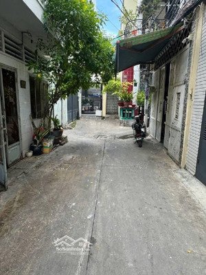 bán nhà 3 tầng hxh đỗ cổng khu vip tân bình nhà mới vào ở ngay dt 48m2 x3 lầu