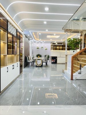 bán nhà 5 tầng,80m2( 5x16) thạnh xuân 25 quận 12 hẻm xe hơi tránh nhau
