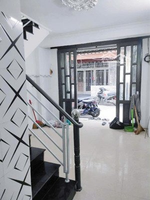 bán nhà huỳnh tấn phát; kề cư xá ngân hàng; quận 7; kdc hiện hữu; 4x11m; 2 tầng; 4,85 tỷ