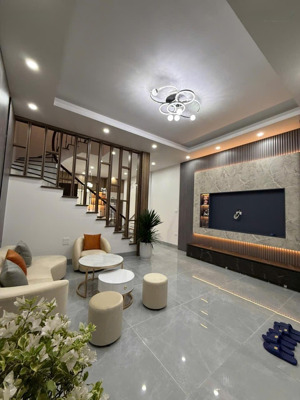 bán nhà riêng tại ngọc lâm, 11,4 tỷ, 46,5m2, 4pn, 3wc, 4tầng liên hệ