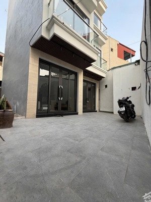 bán nhà 5 tầng việt hưng xây mới full nội thất ở ngay sát đường oto giá tốt chỉ 7.25tỷ