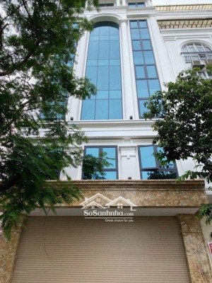 cho thuê gấp nhà tại chùa láng dt 250m2x2t măt tiền 10m cho làm mọi mô hình kinh doanh giá ưu đãi