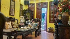 bán nhà ngọc hà , đẹp cổ điển , phong thuỷ tốt , diện tích 53 m2-4t.