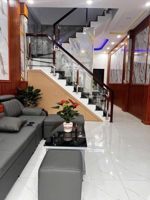 bán nhà 1 trệt lầu bình an dĩ an nay thuộc đông hoà tphcm - nhà cách trường cấp 3 bình an 300m ,
-