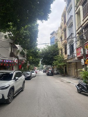 siêu phẩm!!! phân lô cầu giấy, 7 tầng, thang máy, kinh doanh, 2 ô tô tránh, xây mới, chào 26,3 tỷ.