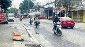 bán 100 m đất tặng nhà 3 tầng nằm trục chính ql3 phù lỗ có thể kinh doanh văn phòng hoặc cho thuê