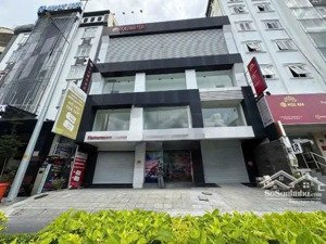 cho thuê nhà mặt tiền tú xương phường xuân hòa , quận 3.