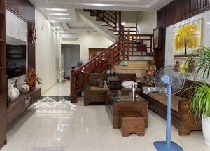 bán rẻ nhà bạch mai 45m2 hơn 6 tỷ sân riêng