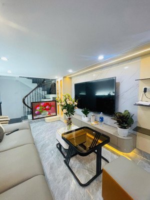 chính chủ bán nhà riêng phố thịnh quang, qh ổn định, dt 26m2, 5 tầng full nội thất. giá 8.55 tỷ ctl