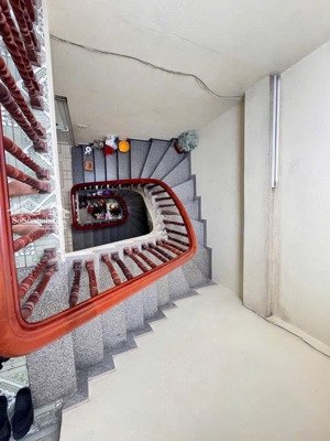 chính chủ cần bán gấp - nhà dân xây - hai mặt tiền - ngõ cực nông - diện tích rộng.. ở sướng