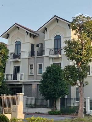 biệt thự đẳng cấp giữa trái tim đô thị xanh ,đón sóng tăng trưởng cao tốc 12om,cách tây hồ 12km