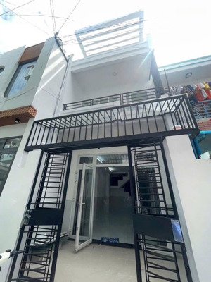 bán nhà đẹp nguyễn văn công p3 , dt : 4x17m , trệt 2 lầu ,giá 6 tỷ 95 thương lượng