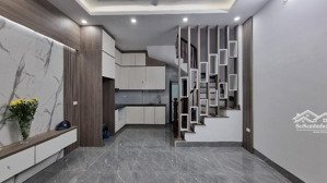 bán nhà thuỵ khuê, nhà đẹp 5 tầng ở ngay, nhỏ xinh 33m2 - gần mặt phố, sổ đỏ vuông đẹp, 8.9 tỷ.