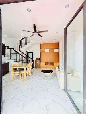 bán nhà view thoáng, dân xây, 40m2, 5 tầng, ô tô đỗ cổng, full nội thất, chỉ 6.25 tỷ