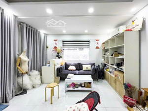 nhà hẻm xe hơi trần hưng đạo khu hành chính q1 - gần phố bùi viện. chỉ 8,59 tỷ sổ đầy đủ