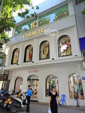cho thuê nhà mặt phố thái hà, dt 150mx3tầng, mt 10m vip nhất phố hợp showroom thời trang, ngân hàng