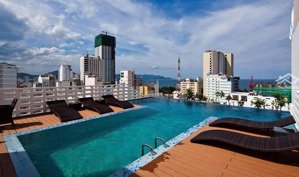 cần bán khách sạn 3sao đường trần quang khải, phường lộc thọ, tp nha trang. cách biển chỉ 400m.