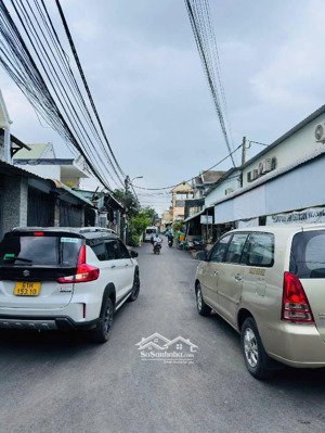 ừ! chỉ nhỉnh 4 tỷ thôi... chủ cần bán gấp nhà c4 mt đs.. dt: 97/125m2 - 2pn - xh né nhau