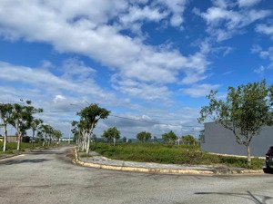 bán lô góc ngang 8m - khu dịch vụ hỗn hợp vsip quảng ngãi