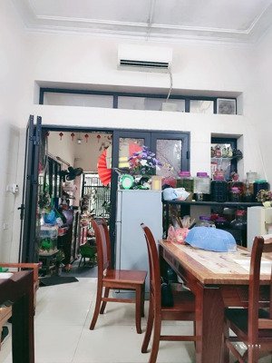 nhà trung tâm hoàng mai ngõ rộng đất rộng 70m2 xây 4 tầng, mặt tiền 4.4m giá chỉ hơn 11 tỷ