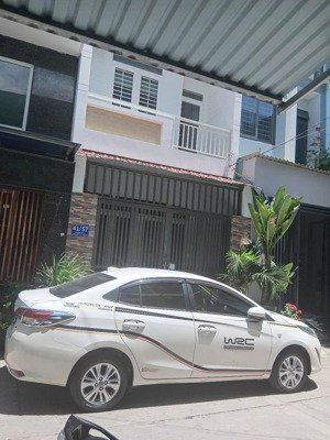 hàng hiếm giá tốt nhất khu vực nhà 1 lầu btct-đuờng 6m xe hơi chui vô nhà
giá:4,760tỷ bớt nhẹ