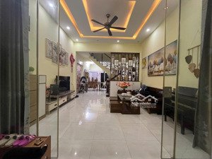 bán nhà 2 tầng cát bi sát 9,2ha đồng xá có sân cổng riêng giá chỉ 1,95 tỉ dt 60m2 ngang 5m