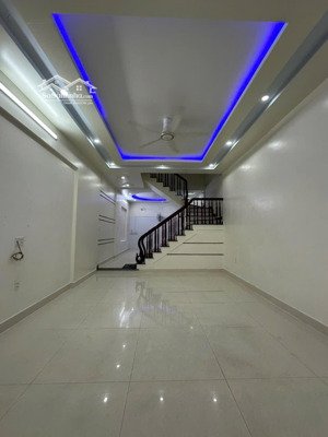 bán nhà 3 tầng ngay chợ lũng hoa - hải an- hải phòng 55m hướng đông ngõ oto đỗ cửa