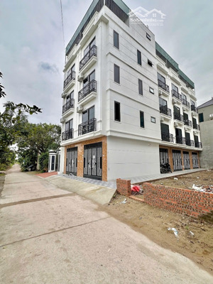 chính chủ cần bán 1 căn nhà xây mới 5 tầng, diện tích 35m2, tổng 3 phòng ngủ, 4wc, có khu thờ riêng