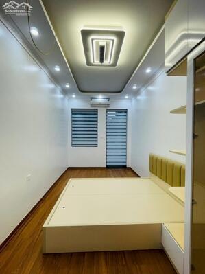 BÁN GẤP NHÀ THỊNH QUANG ĐỐNG ĐA 33m2, 5 TẦNG MẶT TIỀN 3m GIÁ 8.55 TỶ