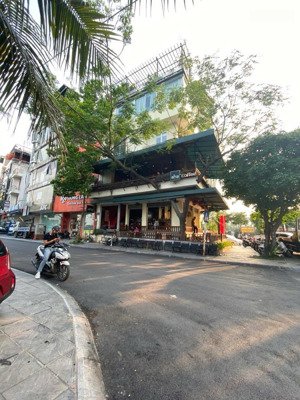cho thuê mặt bằng lô góc 3 mặt tiền view hồ tây - giá thuê 150tr/tháng
