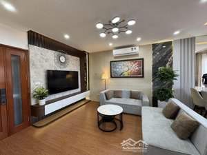 chính chủ cần bán căn hộ 2 ngủ tòa ct1 - thái hà. giá 6,3 tỷ