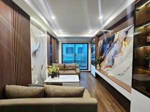 bán căn nhà tại lạc long quân - cầu giấy, đẹp lung linh, hot nhất thị trường