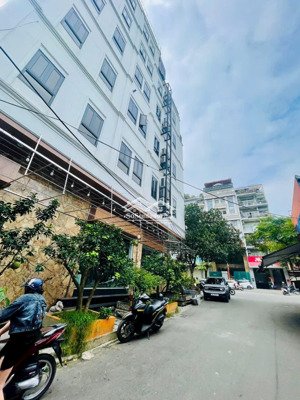 hiếm nhà phân lô view hồ ô tô dừng đỗ an ninh tốt, 84m2 5 tầng mt: 5.5m kd văn phòng, giá: 33.99 tỷ