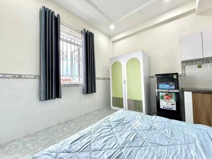 studio xinh xắn cửa sổ thoáng mát ngay ngã ba tân sơn - phạm văn bạch, thang máy, tầng thượng vippp