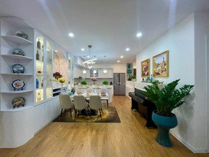 bán gấp căn 4pn 136m full đồ đẹp ban công đông nam hpc landmark