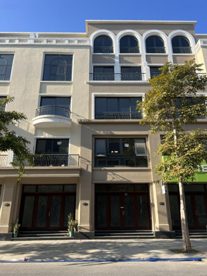 bán căn liền kề cọ xanh vin 2 trục đường 20m gần chung cư và công viên diện tích 75m2 giá 11,5 tỷ