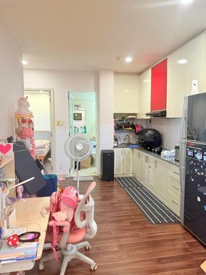 cần bán căn hộ cao cấp căn hộ sao mai 161 lương nhữ học q. 5. dt 86m2, 2 phòng ngủ, 2wc trung tâm