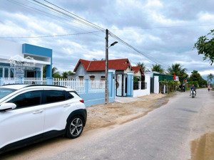 bán căn nhà vườn khánh hoà mặt tiền đường nhựa 9m ,cách trung tâm nha trang 20 phút đi chuyển.