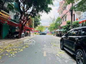 bán đất tặng nhà c4- mặt tiền đường thông- linh chiểu- xây dựng 1 hầm 4 tầng- ngay đh ngân hàng