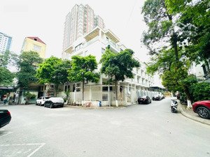 bán liền kề kđt 54 hạ đình,156m2,mặt tiền 25m,giá:43,8 tỷ .