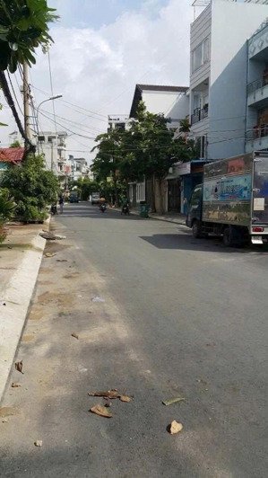 bán toà nhà 6 tầng hxt gần mt nguyễn thái sơn, cho thuê 120tr/th .