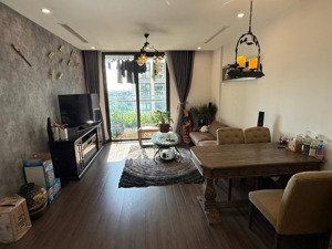 cho thuê căn hộ góc full đồ vinhome symphony, long biên. 2 ngủ 2 wc. 16 triệu. lh: 