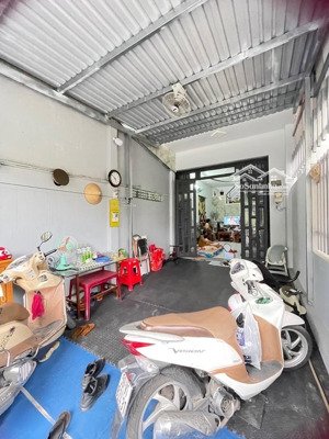 nhà 3 tầng phan huy ích p12 108m2 (4x28m) gần siêu thị emart2 sổ hồng riêng giá 6 tỷ